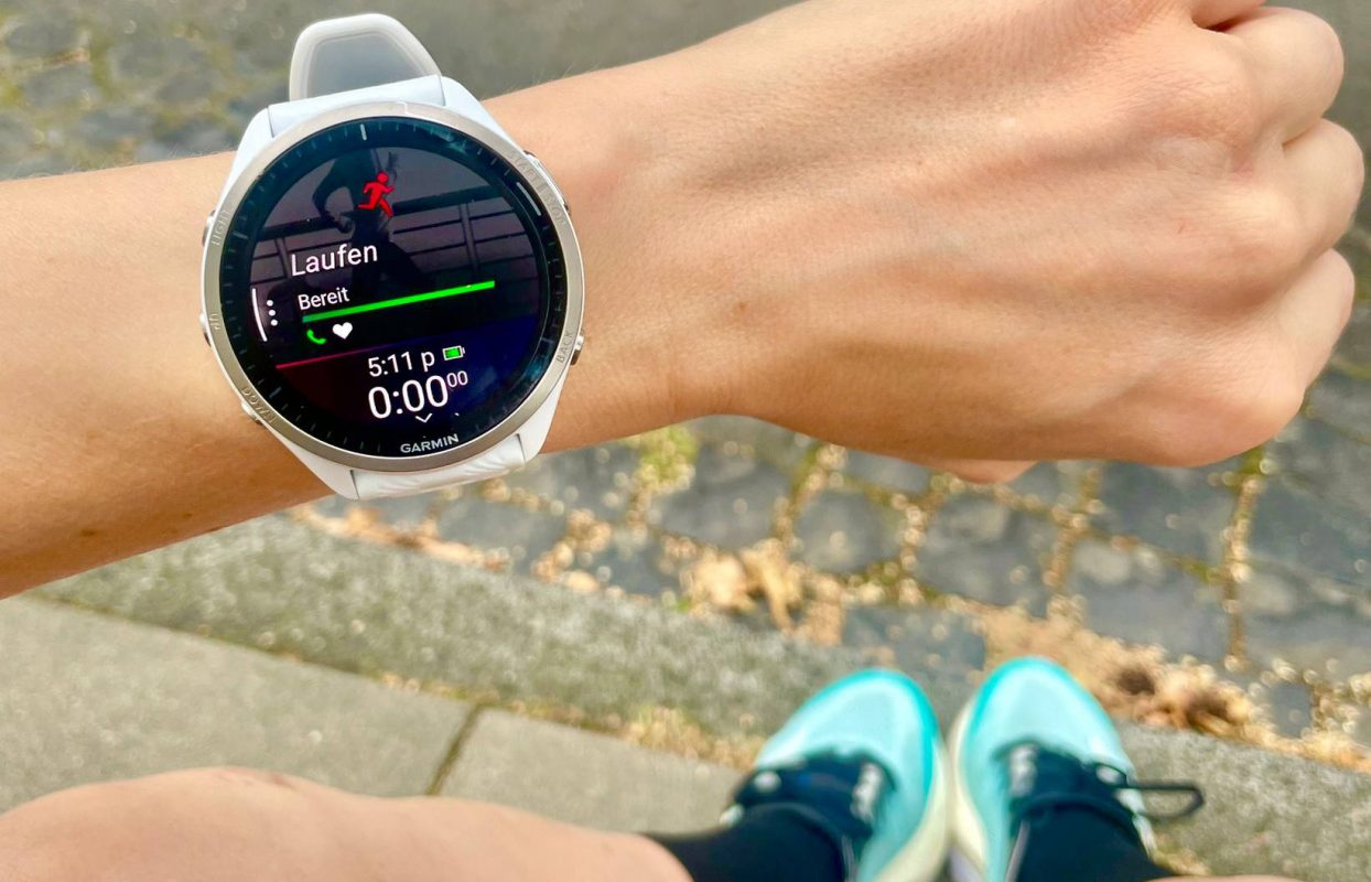 Laufen-mit-KI-Laufuhr-Garmin